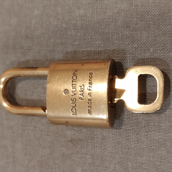 Louis Vuitton Accessories - LV lock and key